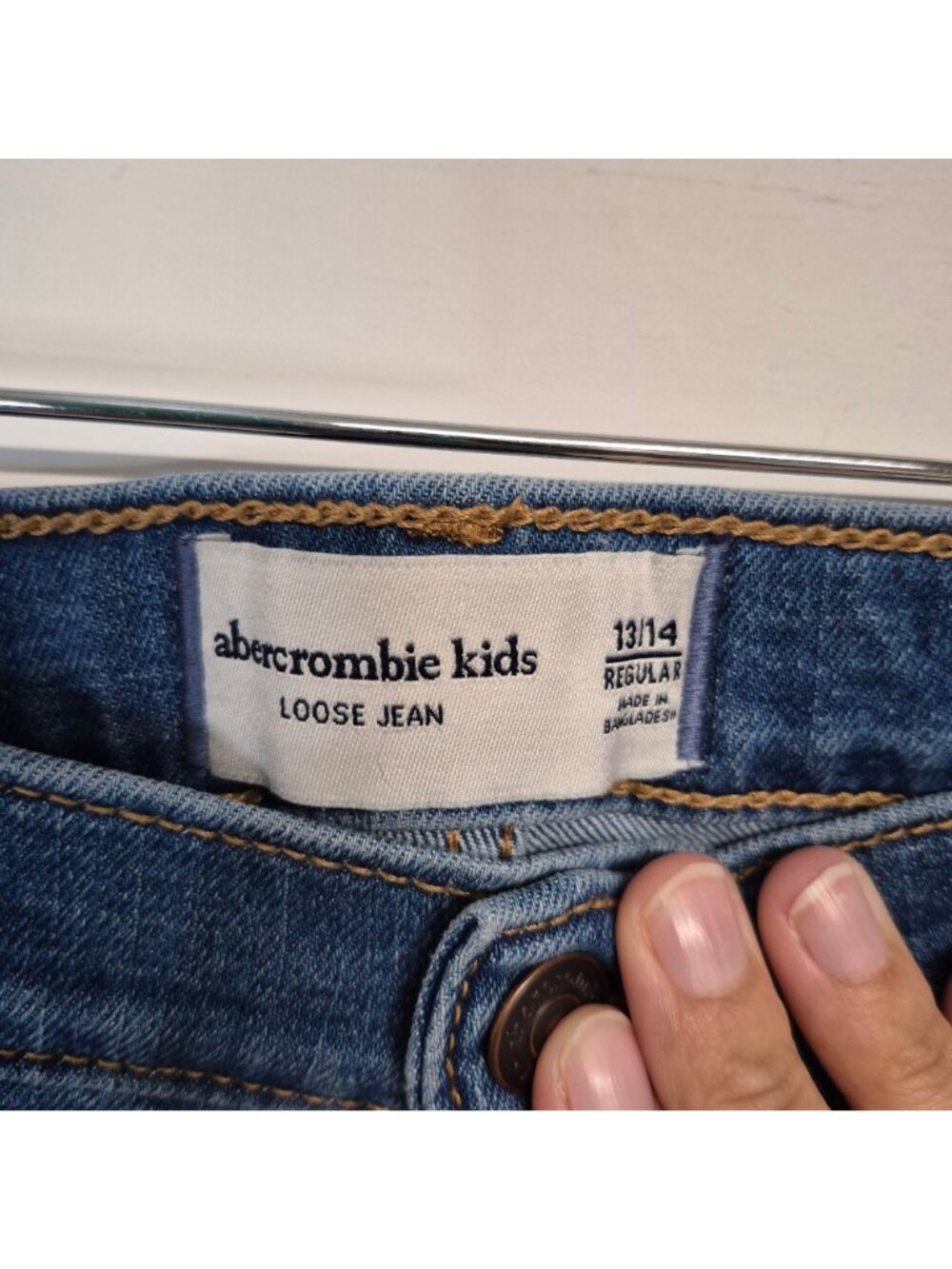Abercrombie Kids Loose Fit carpenter jeans in a blue wash Size 13/14 Adjustable - Picture 3 of 11